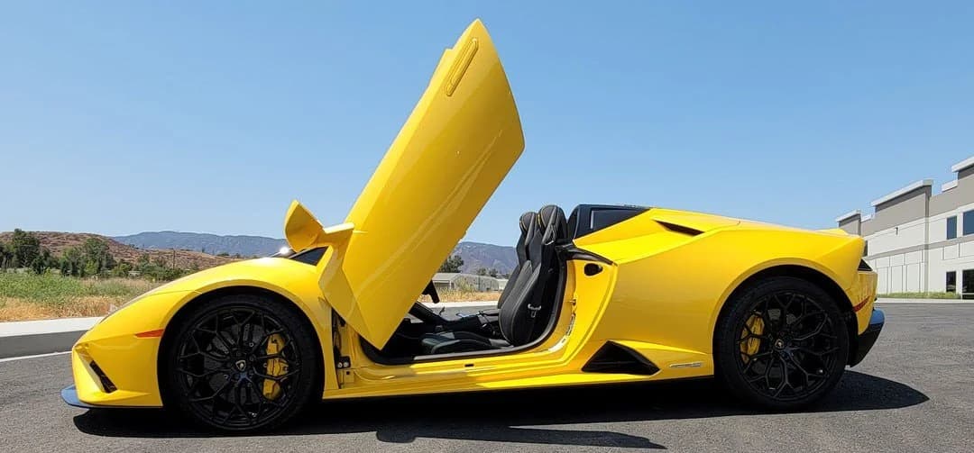Lamborghini Scissor Doors