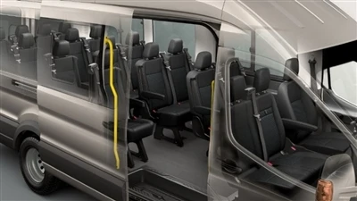 Ford Transit에는 좌석이 제공되나요?