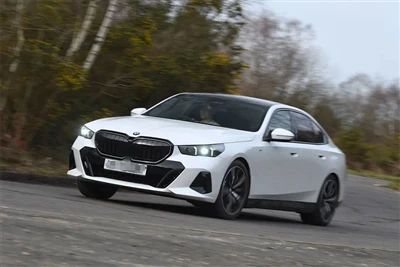 BMW 5시리즈의 핵심과 브랜드의 심장