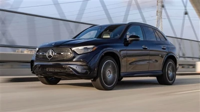 메르세데스 GLC300과 경쟁하는 것